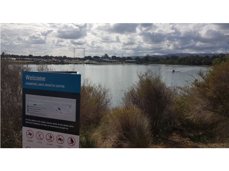 4 Kurrajong Way, Camillo WA 6111