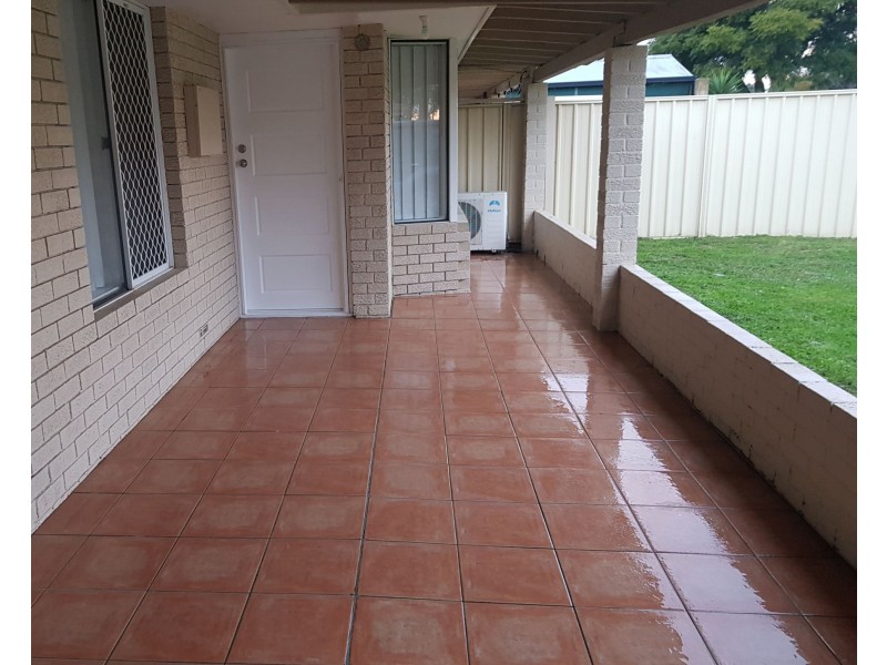 4 Kurrajong Way, Camillo WA 6111