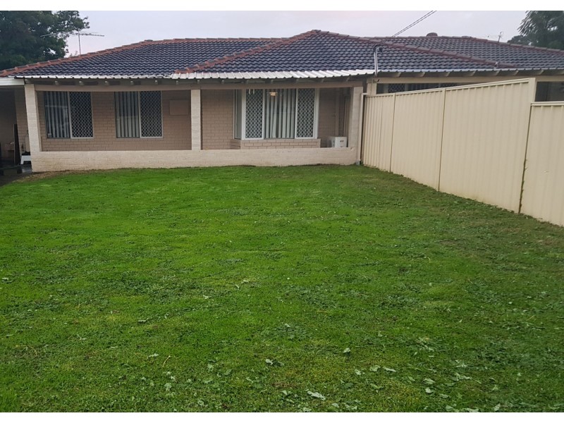 4 Kurrajong Way, Camillo WA 6111