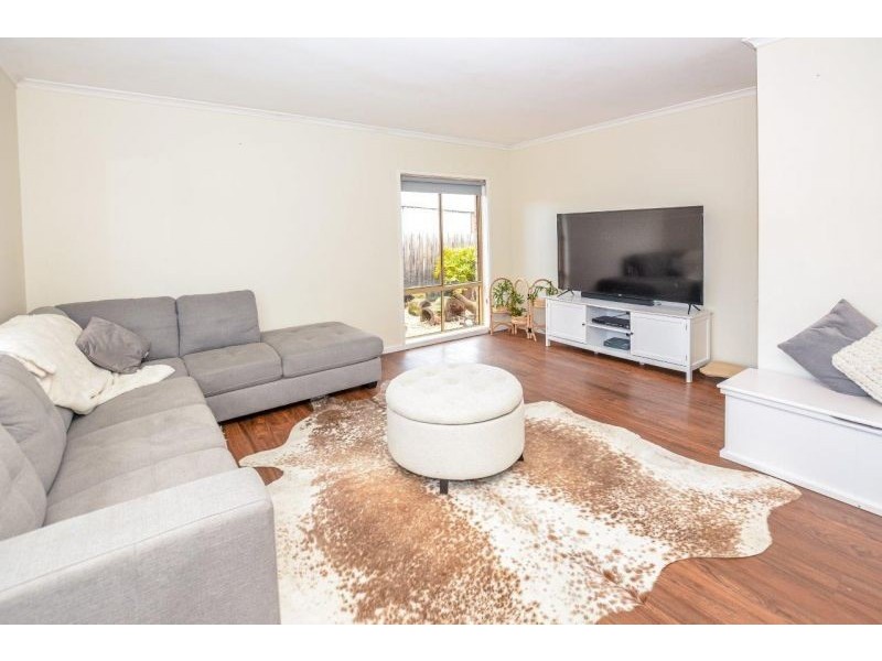 51 Dinwoodie Drive, Newborough VIC 3825