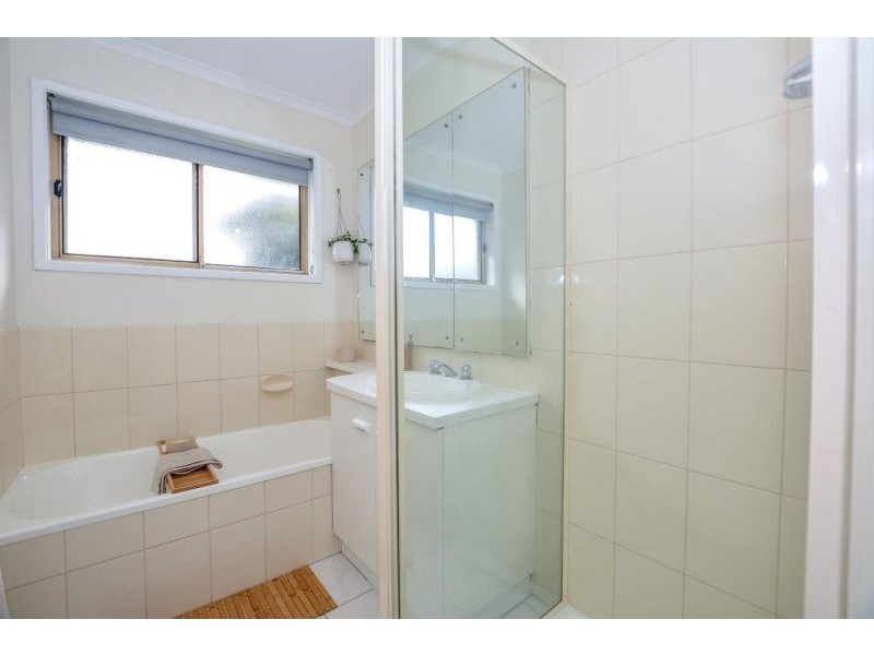 51 Dinwoodie Drive, Newborough VIC 3825