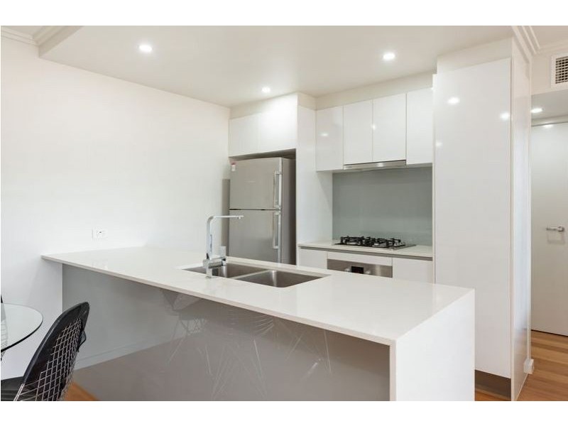 4/2 Laurence St, St Lucia QLD 4067