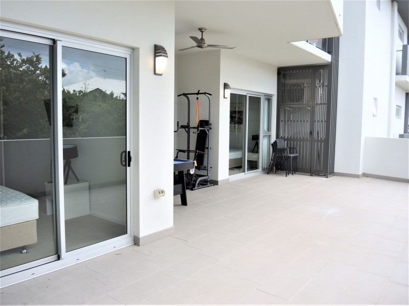 4/2 Laurence St, St Lucia QLD 4067