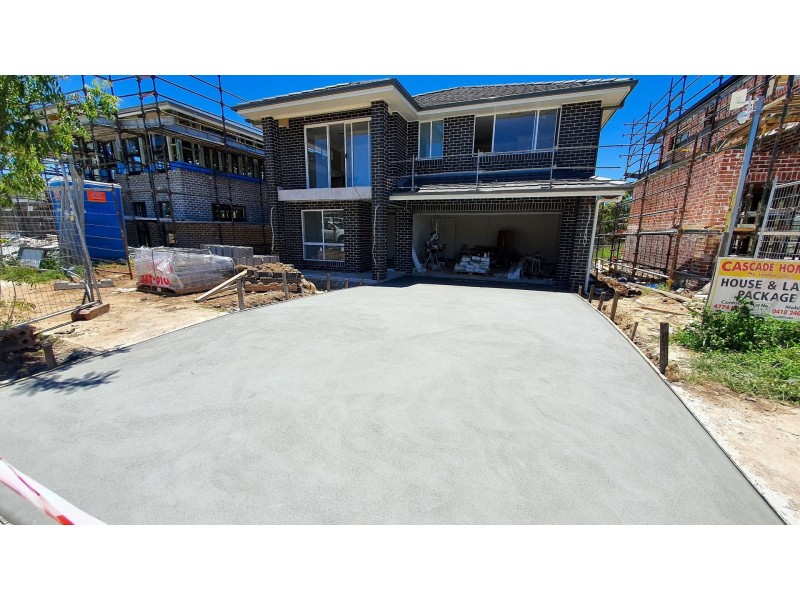 32 Chinnocks Avenue, Campbelltown NSW 2560