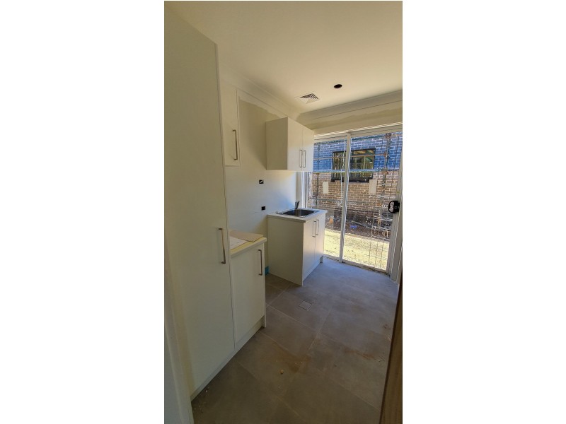 32 Chinnocks Avenue, Campbelltown NSW 2560