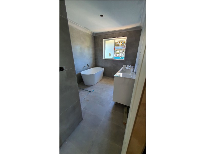 32 Chinnocks Avenue, Campbelltown NSW 2560