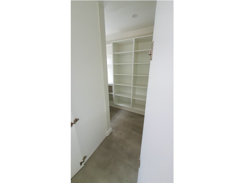 32 Chinnocks Avenue, Campbelltown NSW 2560