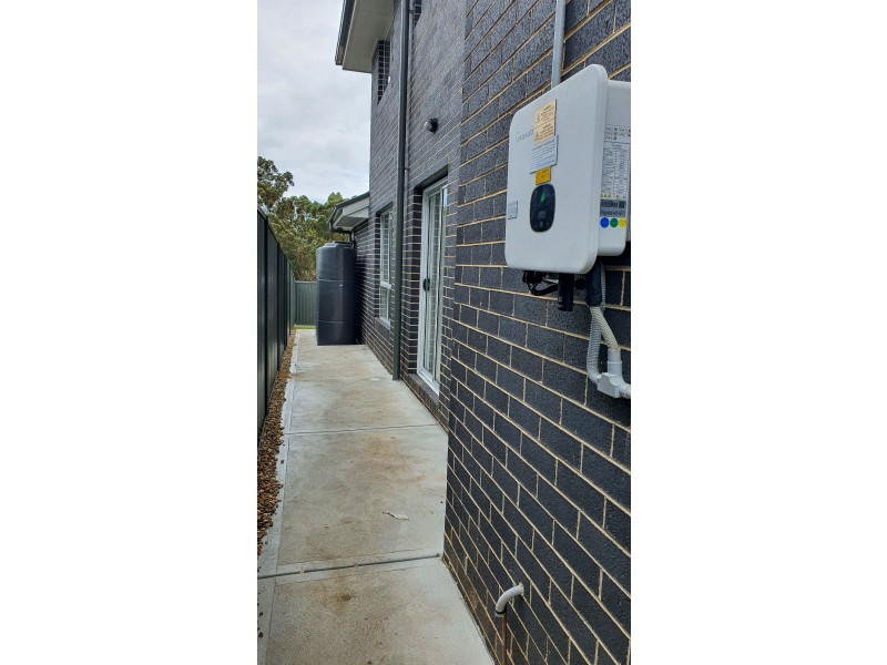 32 Chinnocks Avenue, Campbelltown NSW 2560