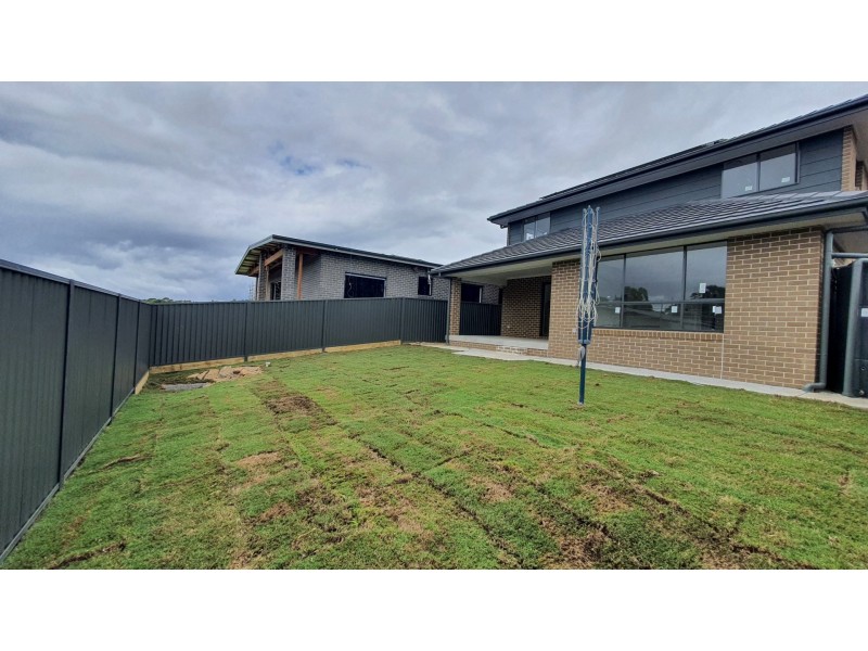 24 Chinnocks Avenue, Campbelltown NSW 2560