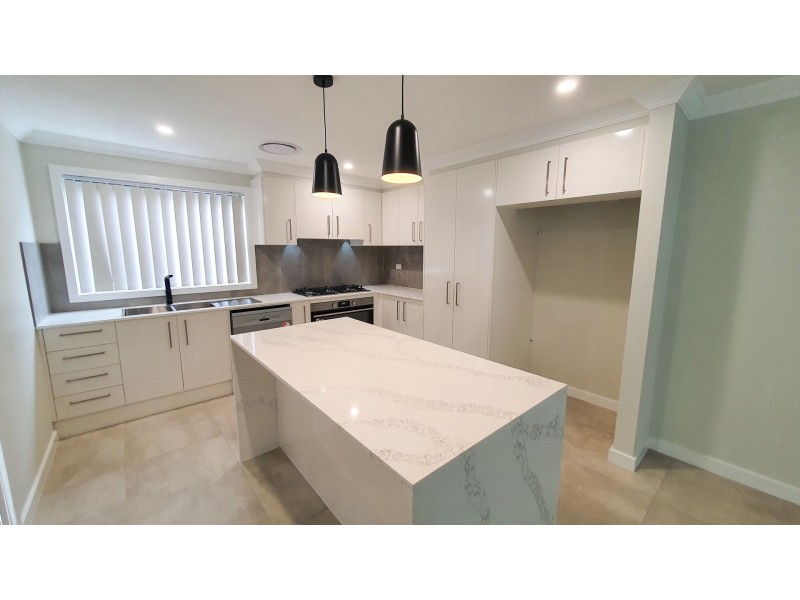 24 Chinnocks Avenue, Campbelltown NSW 2560