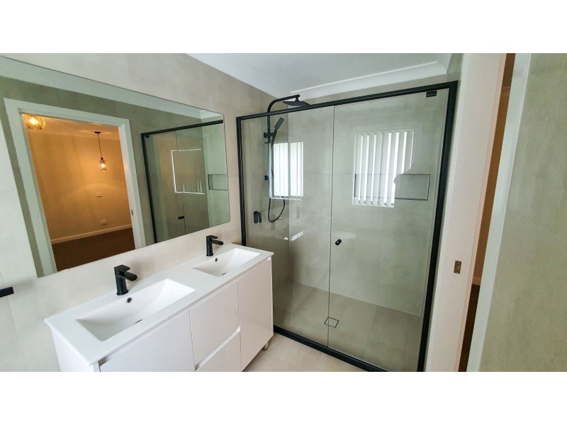 24 Chinnocks Avenue, Campbelltown NSW 2560