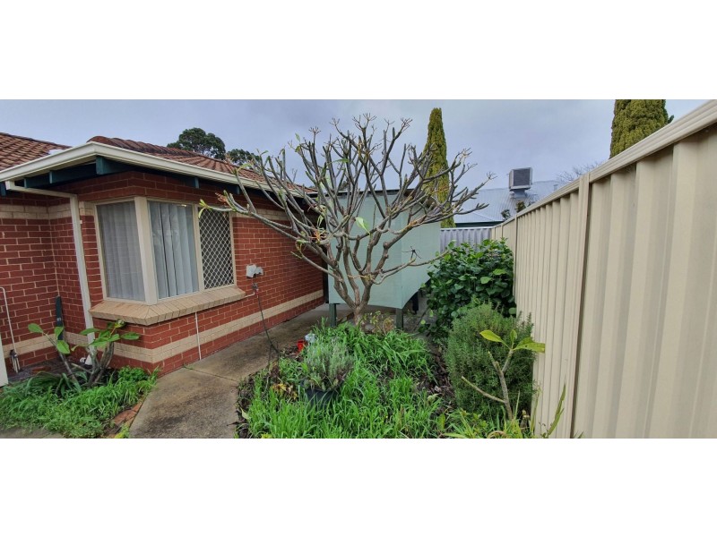 1/104 Surrey Rd, Rivervale WA 6103