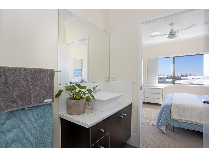 5/415-417 Scarborough Rd, Scarborough QLD 4020