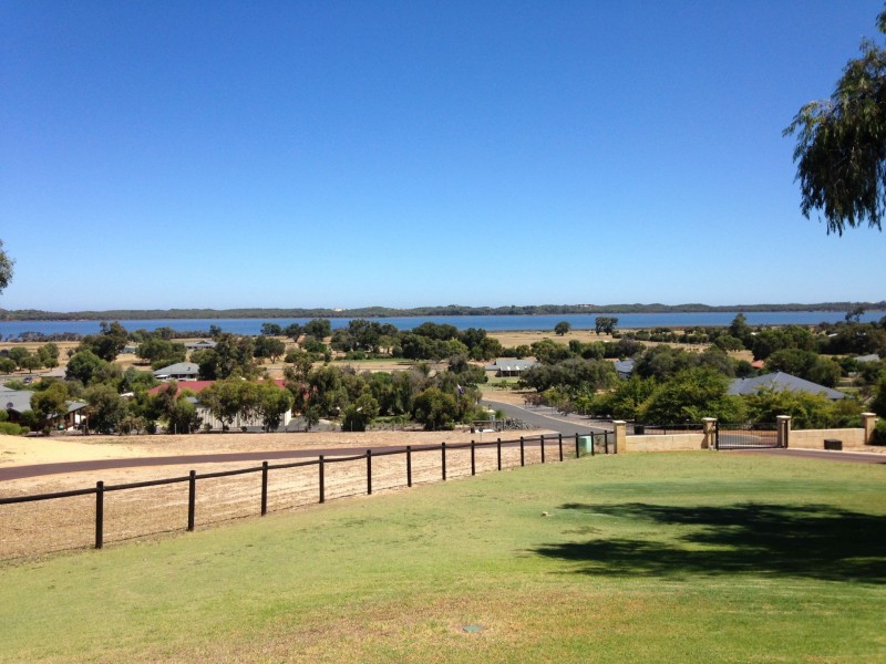 14 Fletcher crt, Leschenault WA 6233
