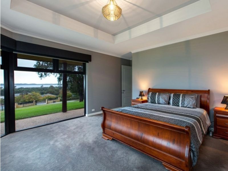 14 Fletcher crt, Leschenault WA 6233
