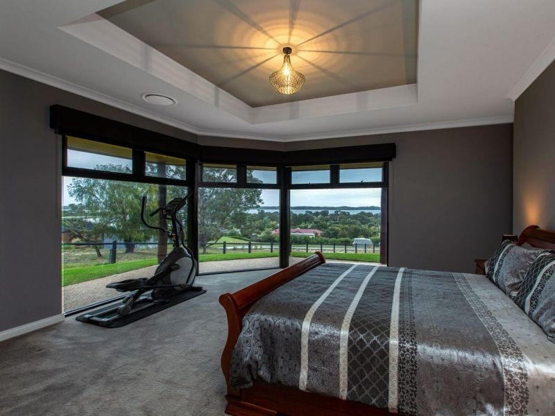 14 Fletcher crt, Leschenault WA 6233
