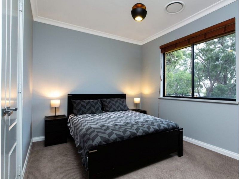 14 Fletcher crt, Leschenault WA 6233