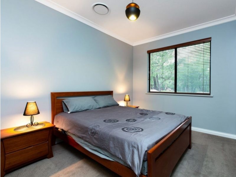 14 Fletcher crt, Leschenault WA 6233