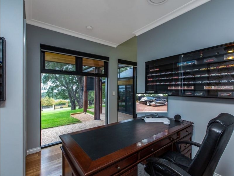 14 Fletcher crt, Leschenault WA 6233
