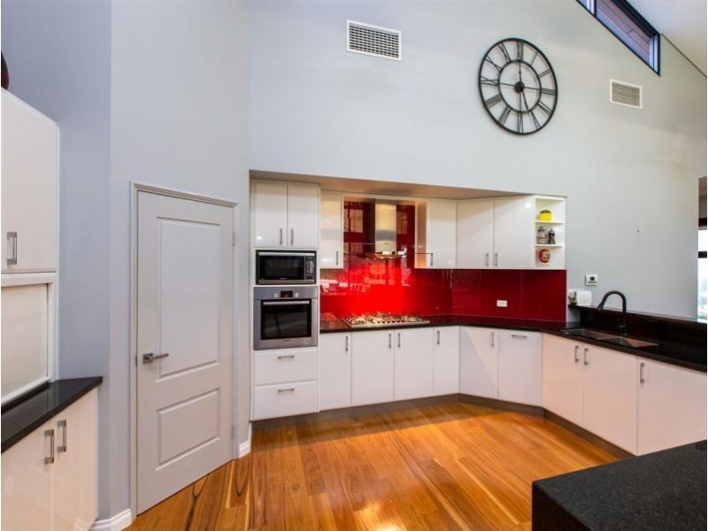 14 Fletcher crt, Leschenault WA 6233