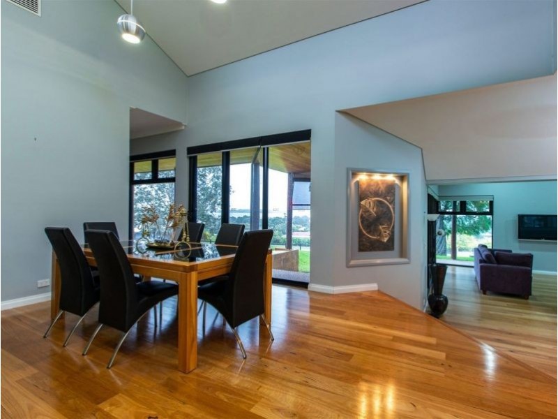 14 Fletcher crt, Leschenault WA 6233