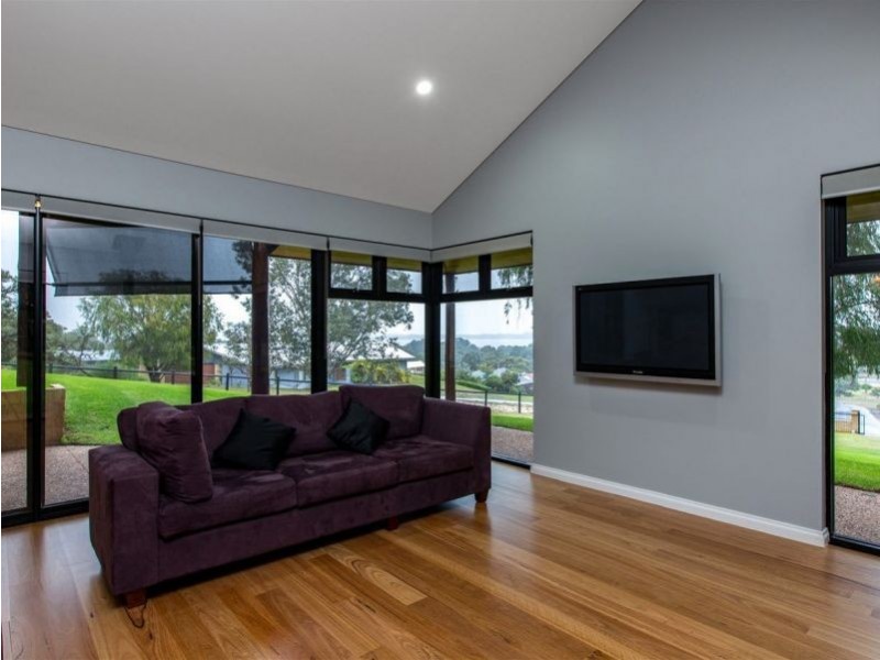 14 Fletcher crt, Leschenault WA 6233