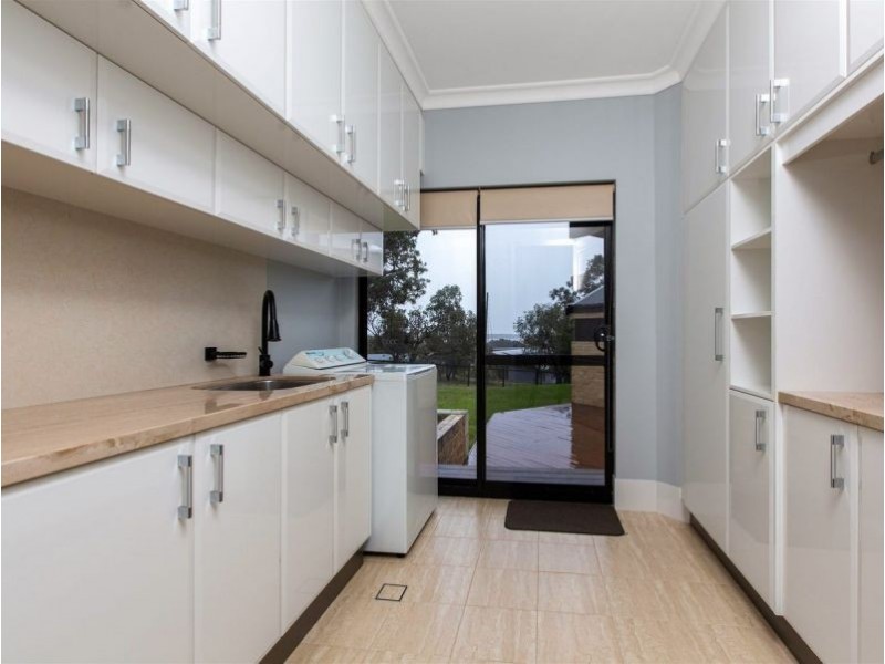 14 Fletcher crt, Leschenault WA 6233