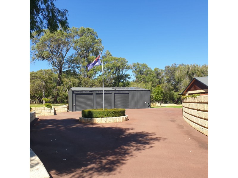 14 Fletcher crt, Leschenault WA 6233