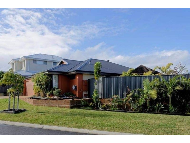 4 Gippsland Way, Banksia Grove WA 6031