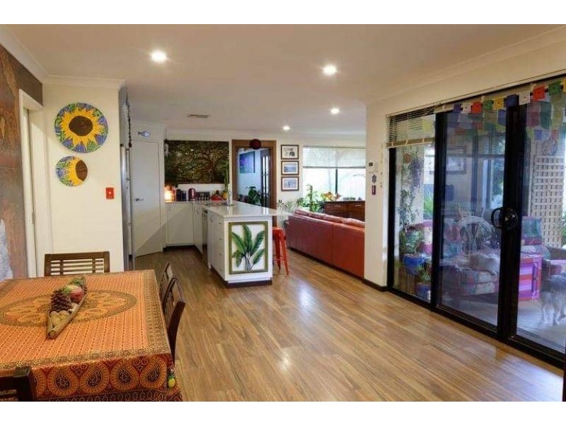 4 Gippsland Way, Banksia Grove WA 6031