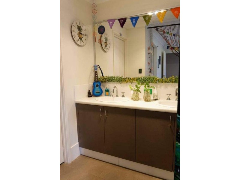 4 Gippsland Way, Banksia Grove WA 6031