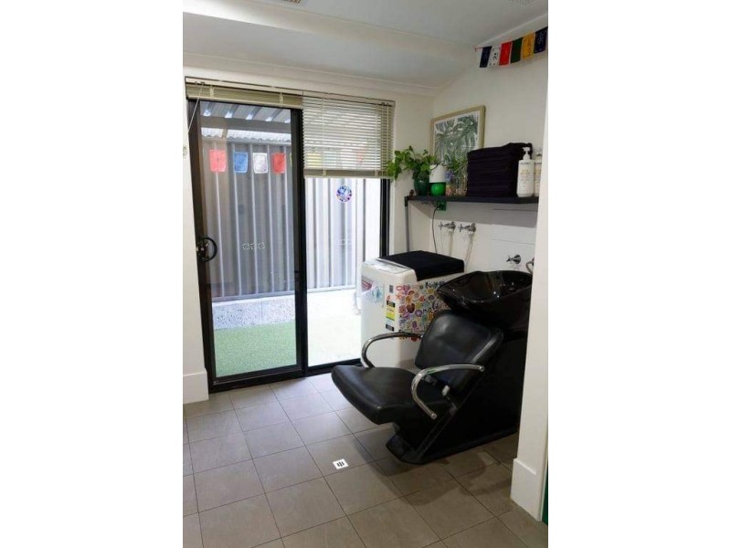 4 Gippsland Way, Banksia Grove WA 6031