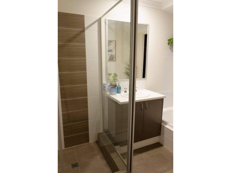 4 Gippsland Way, Banksia Grove WA 6031