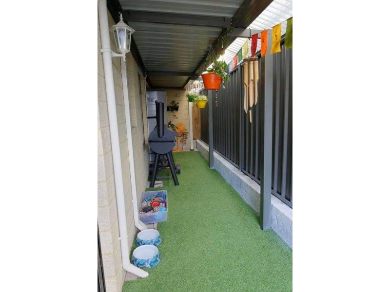 4 Gippsland Way, Banksia Grove WA 6031