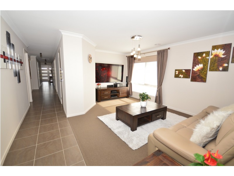 29 Pump House Crescent, Clyde VIC 3978