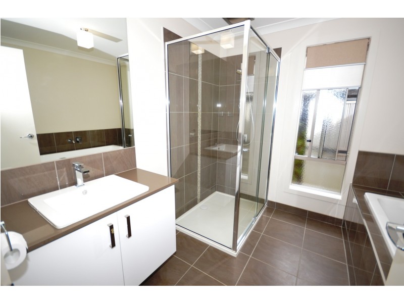 29 Pump House Crescent, Clyde VIC 3978