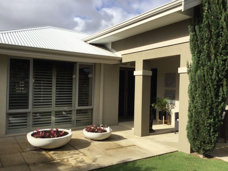 12 Willeroo Chase, Carramar WA 6031