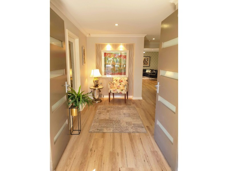 12 Willeroo Chase, Carramar WA 6031