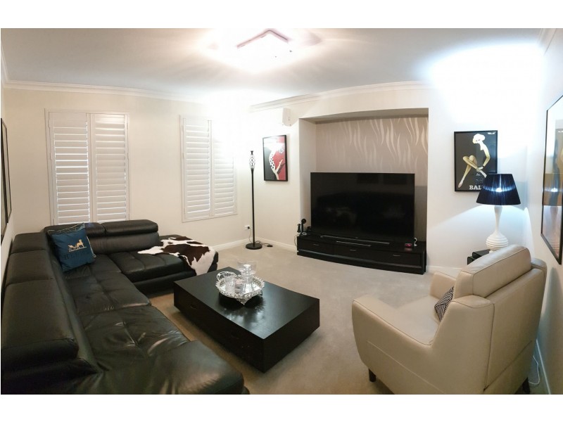 12 Willeroo Chase, Carramar WA 6031