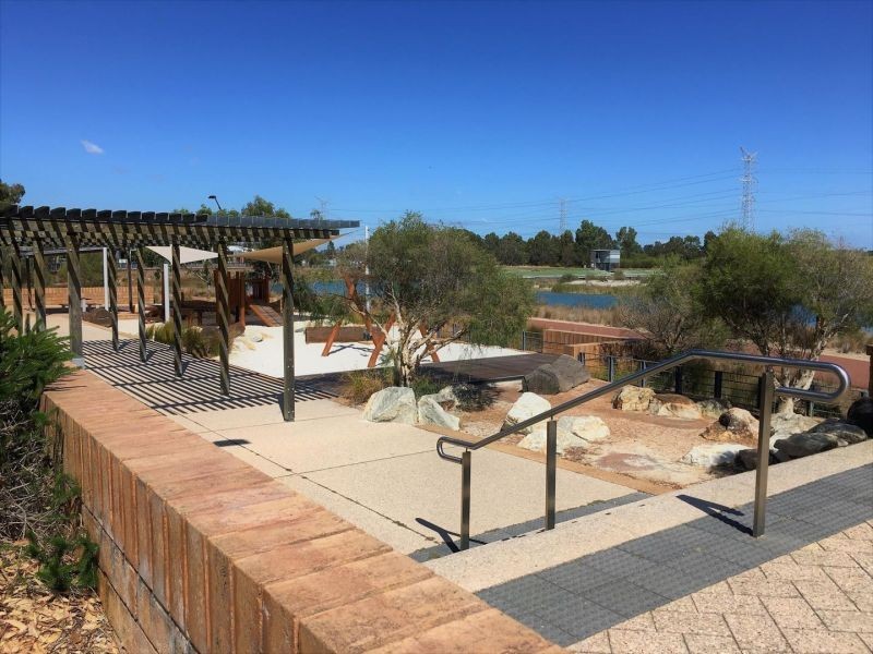 22 Casitas Street, Champion Lakes WA 6111