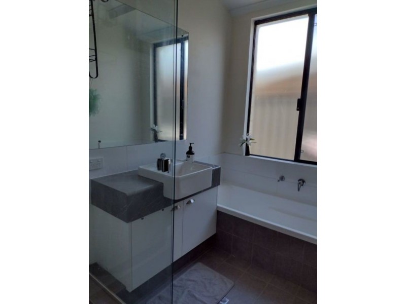 22 Casitas Street, Champion Lakes WA 6111