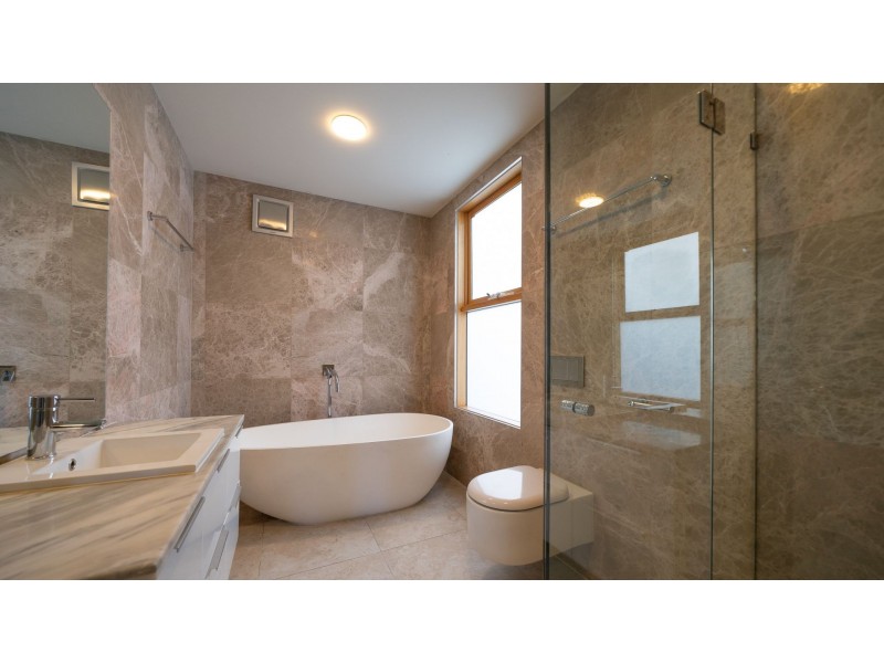 2/20 Childers St, Kew VIC 3101