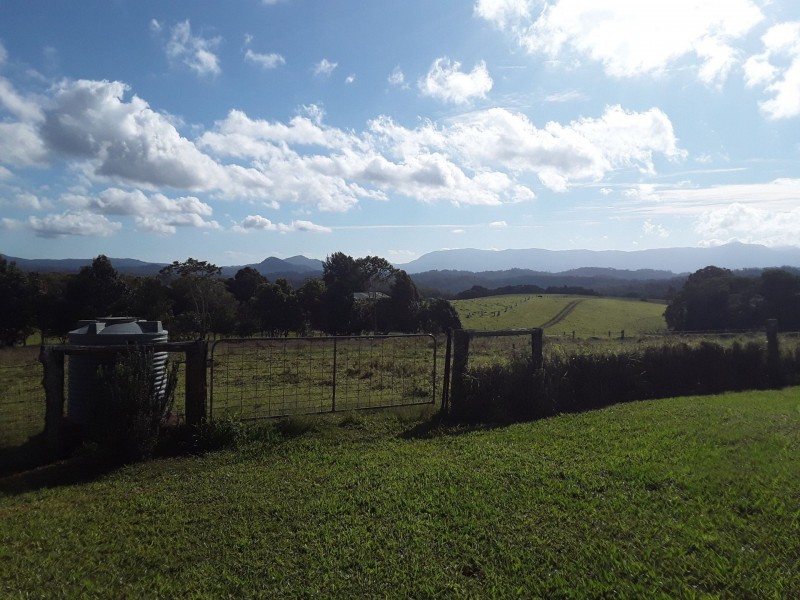 189 Fuller Road, Lake Eacham QLD 4884