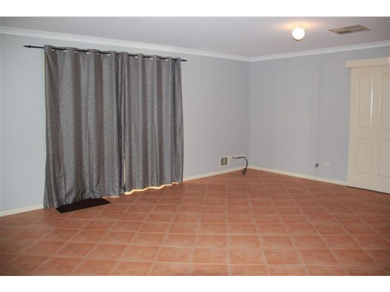 1/140 leake st, Belmont WA 6104