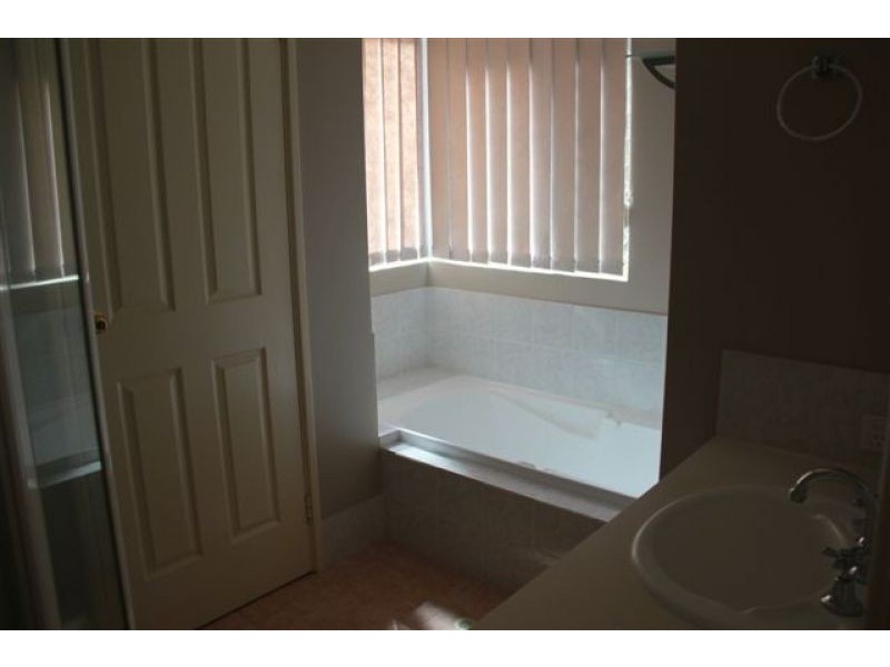 1/140 leake st, Belmont WA 6104