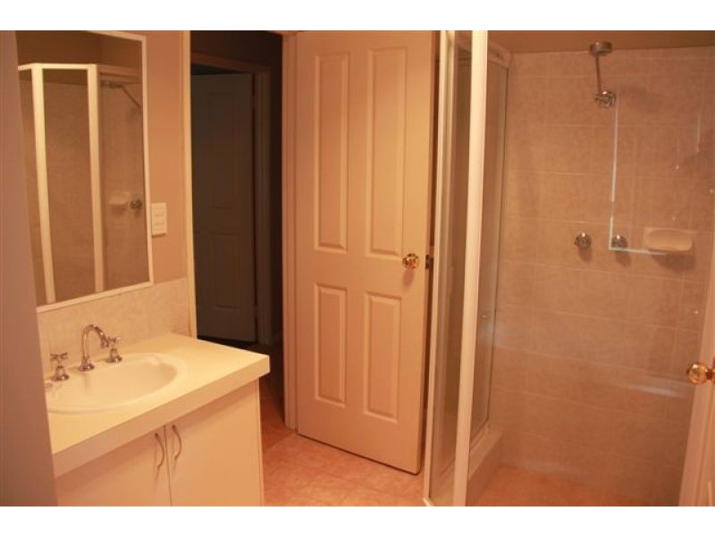 1/140 leake st, Belmont WA 6104