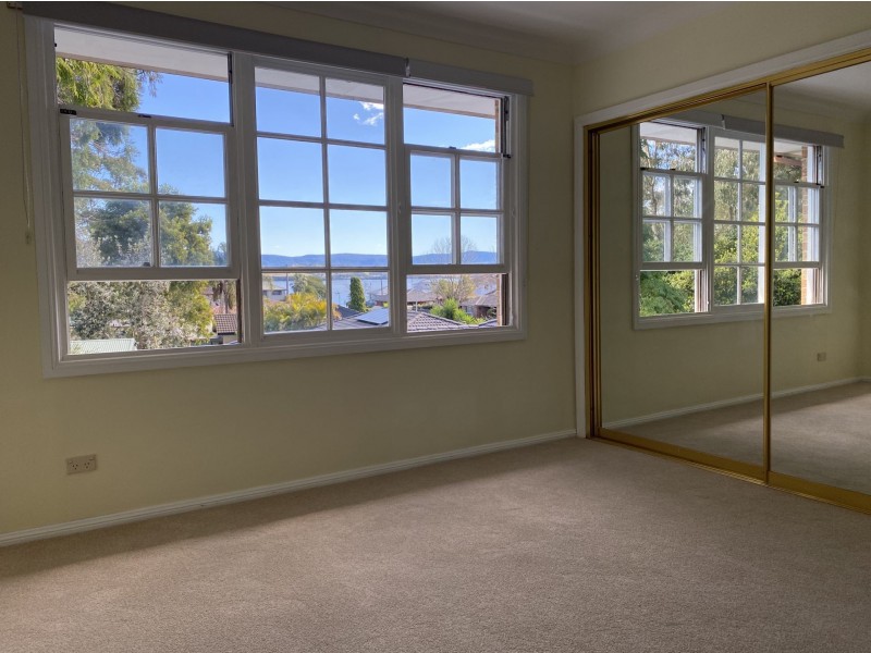 12 Allinga Drive, Oak Flats NSW 2529