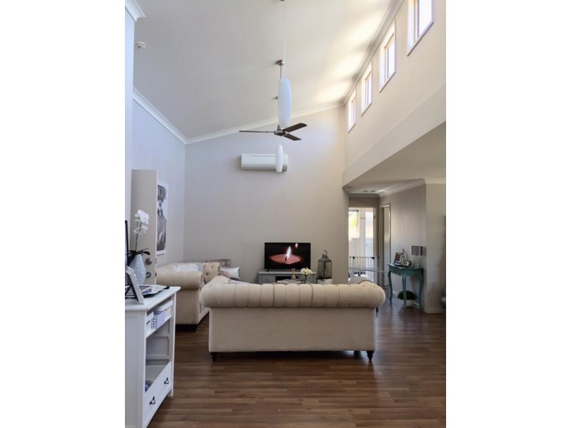 2/23 Langford Court, Moranbah QLD 4744