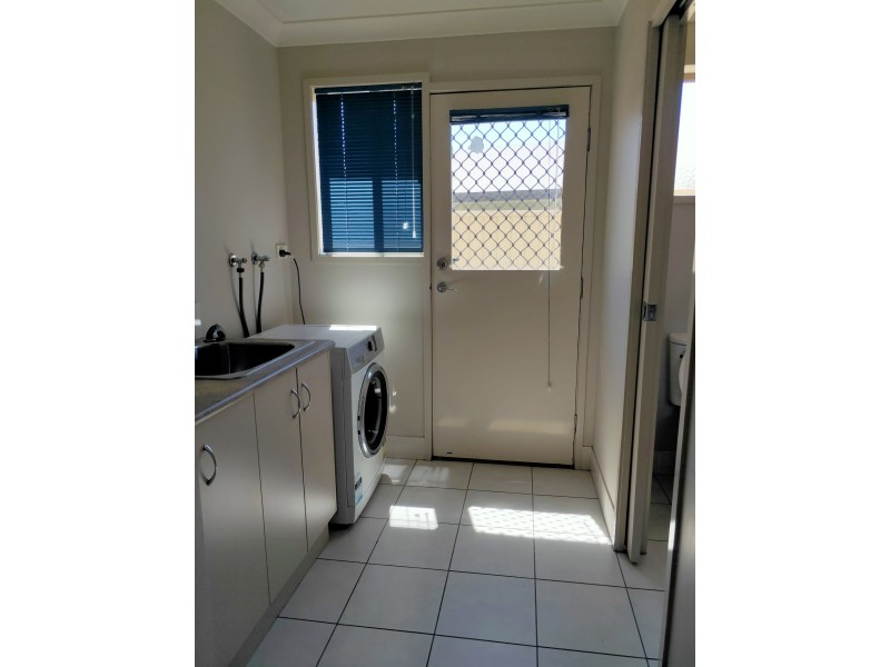 2/23 Langford Court, Moranbah QLD 4744