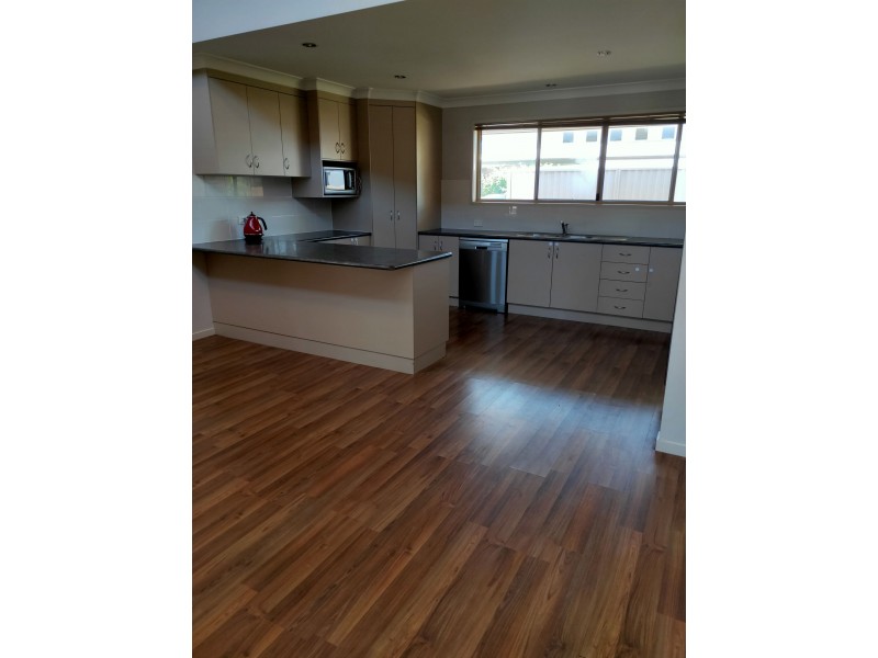 2/23 Langford Court, Moranbah QLD 4744